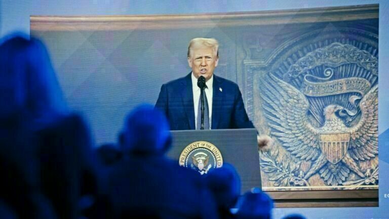 donald-trump-tramp-davos-press-video