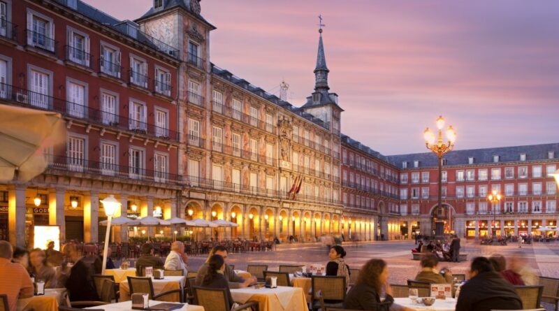 Palata-Real-Madrid-Spain-Shpanija-Ploshtad-Plostad-Plaza-Mayor-Spanija