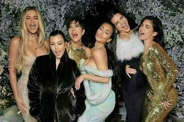 Сестрите-Кардашиан