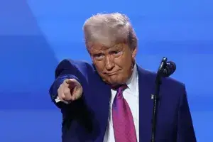 Доналд Трамп ја исмејува Франција за прославата на VE Day