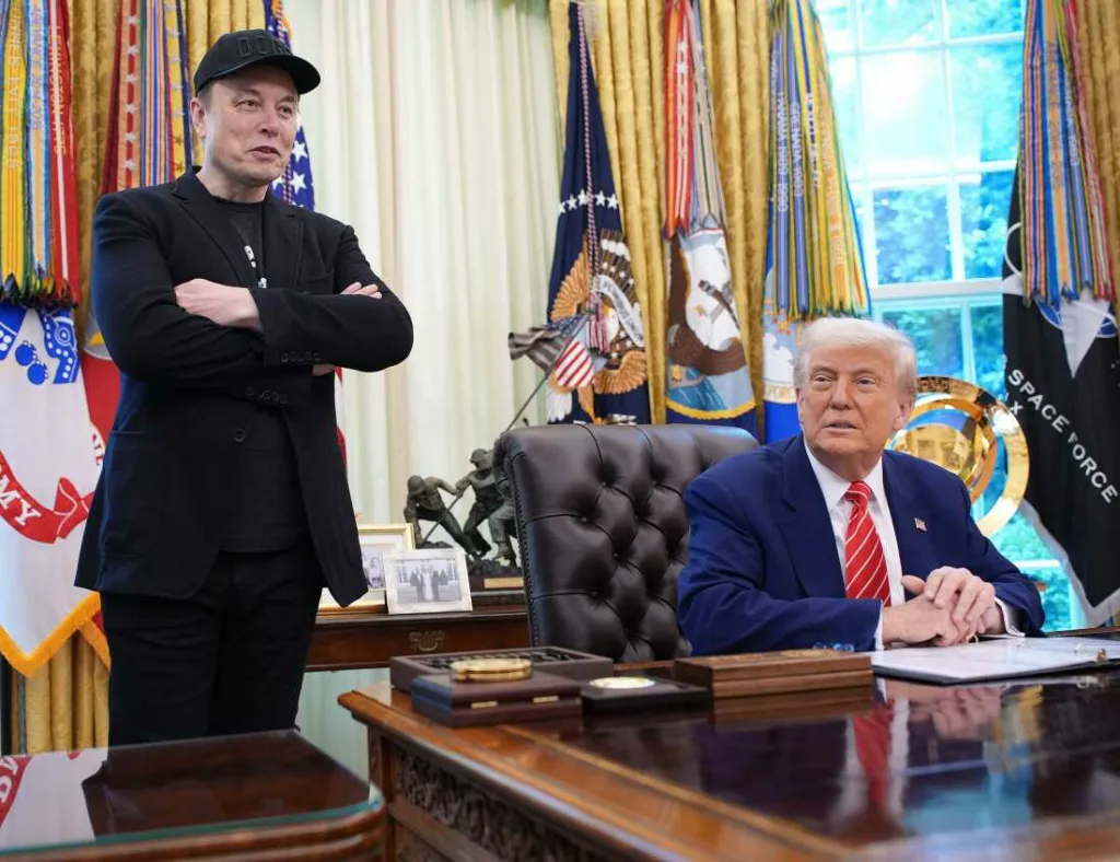 доналд трамп маск