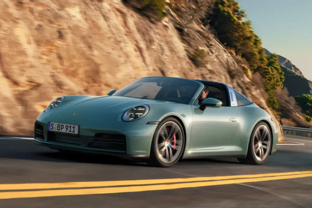 2026 Porsche 911 Carrera 4S: Моќ и прецизност