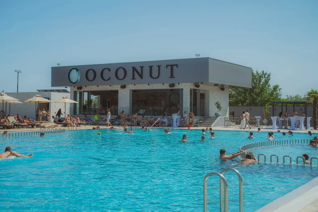 Coconut Pool and Lounge Bar