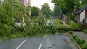 Невреме во Сплит траект потопи брод, улиците под вода