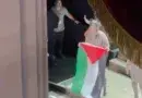 Во Кралската Опера во Лондон актерот Даниел Пери развеа палестинскo знаме – Видео