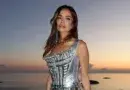 Северина хрватска пејачка во сребрен фустан сребрена хаљина и фисоки штикли