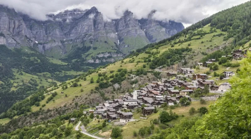 албиен село во швајцарија
