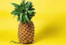 Ананас pineapple жолта позадина