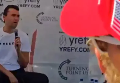 Чарли Кирк charlie kirk секунди пред смрт screenshot photo од видео превземено од x