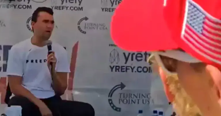 Чарли Кирк charlie kirk секунди пред смрт screenshot photo од видео превземено од x