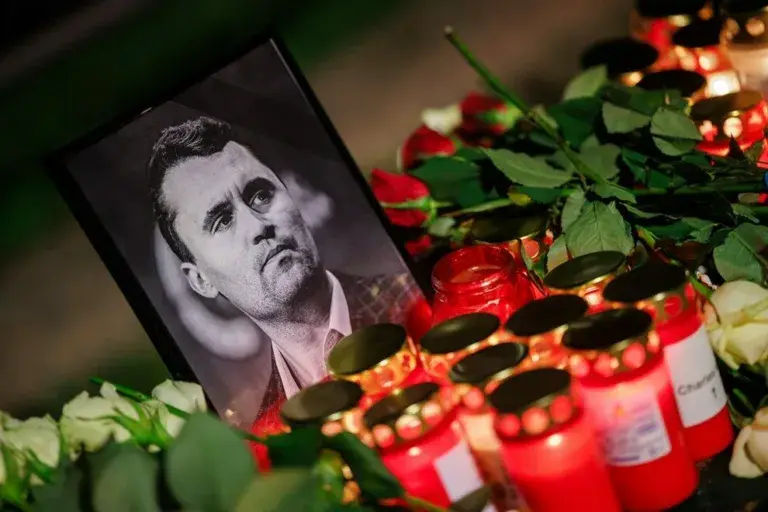 Чарли Кирк charlie kirk фотографија 1 црно бело погреб