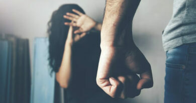 маж извршува домашно насилство жртва бремена трудна жена man claim domestic violence victim pregnant women