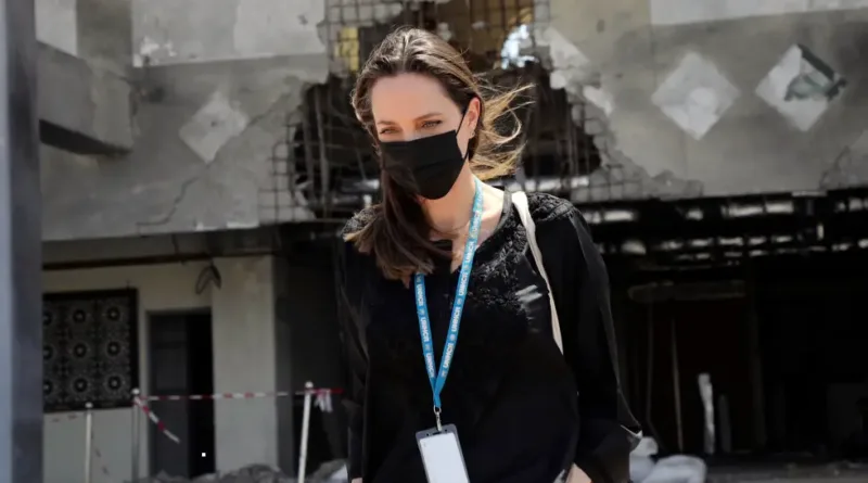 анџелина џоли