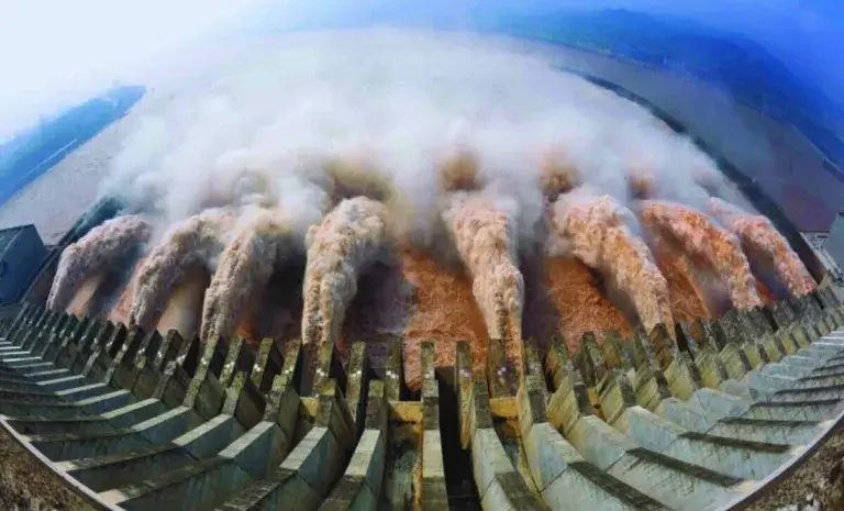 Photograph of the three gorges dam in china 1200x727