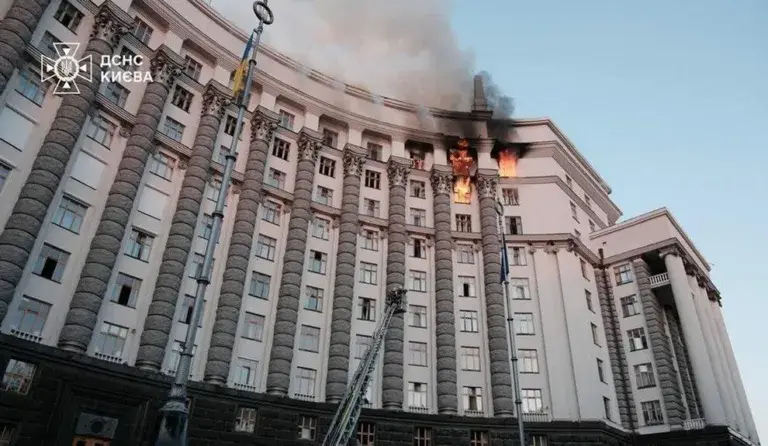 Погодена зградата на владата во Украина Киев