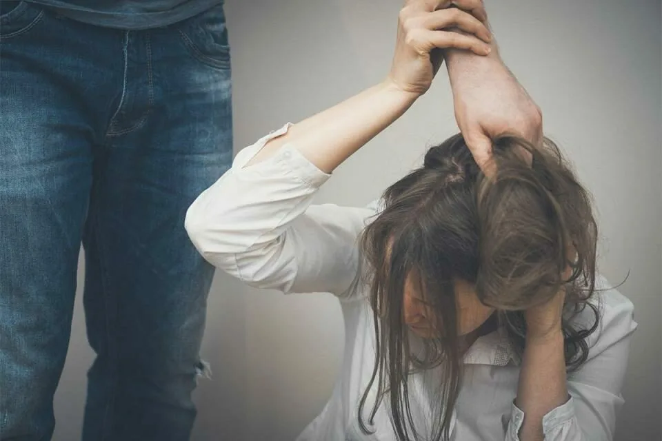 Тешка телесна повреда при семејно насилство во Петровец си ја претепал сопругата