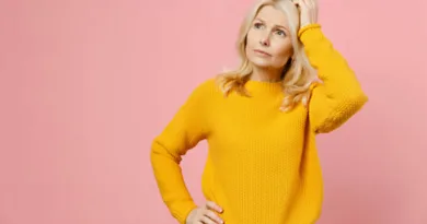 Замислена жена сопруга мајка тетка